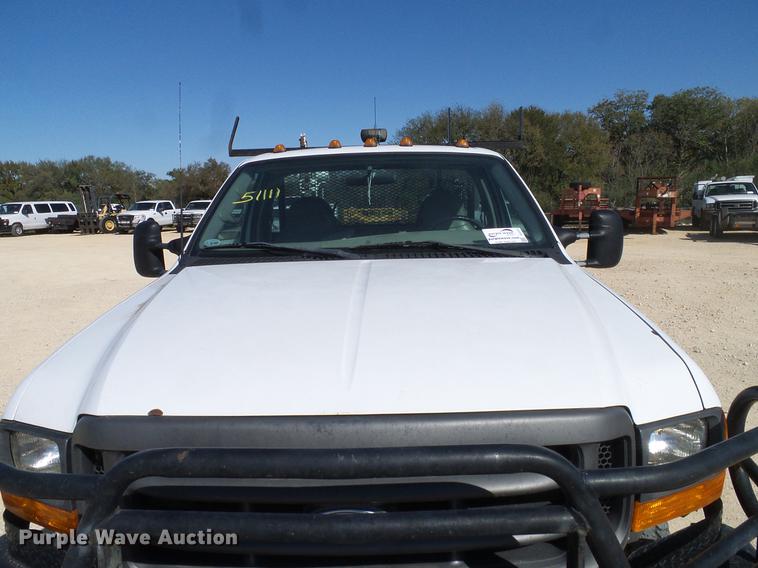 image for item DC2221 2000 Ford F550 utility truck with crane