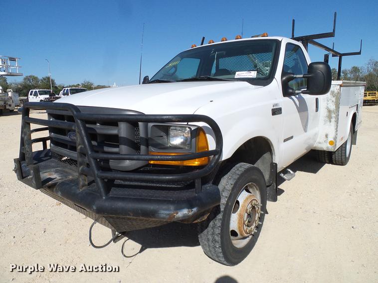 image for item DC2221 2000 Ford F550 utility truck with crane