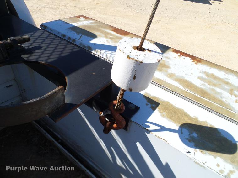 image for item DC2221 2000 Ford F550 utility truck with crane