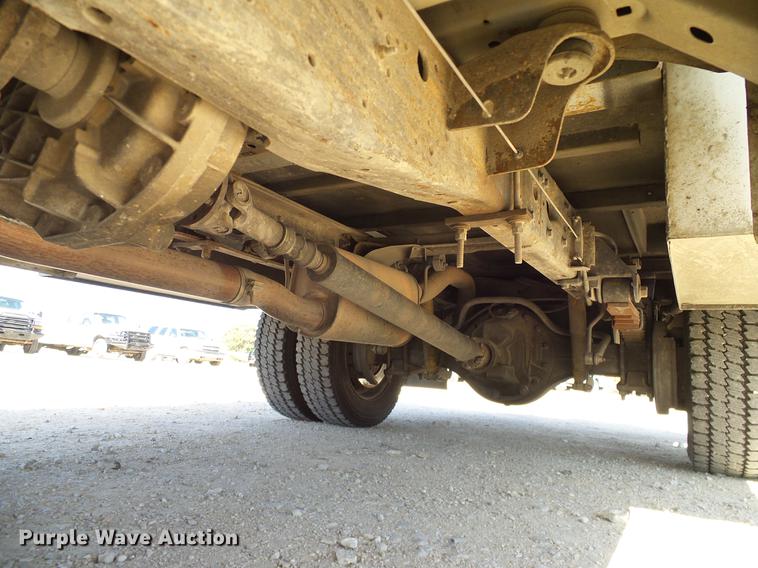 image for item DC2221 2000 Ford F550 utility truck with crane