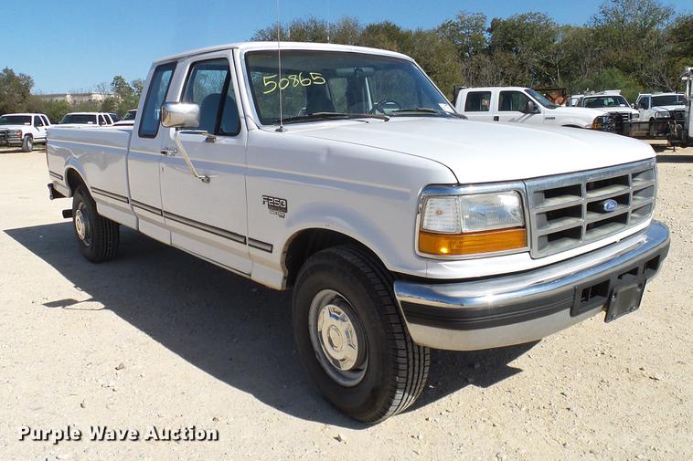 image for item DC2222 1997 Ford F250 SuperCab pickup truck