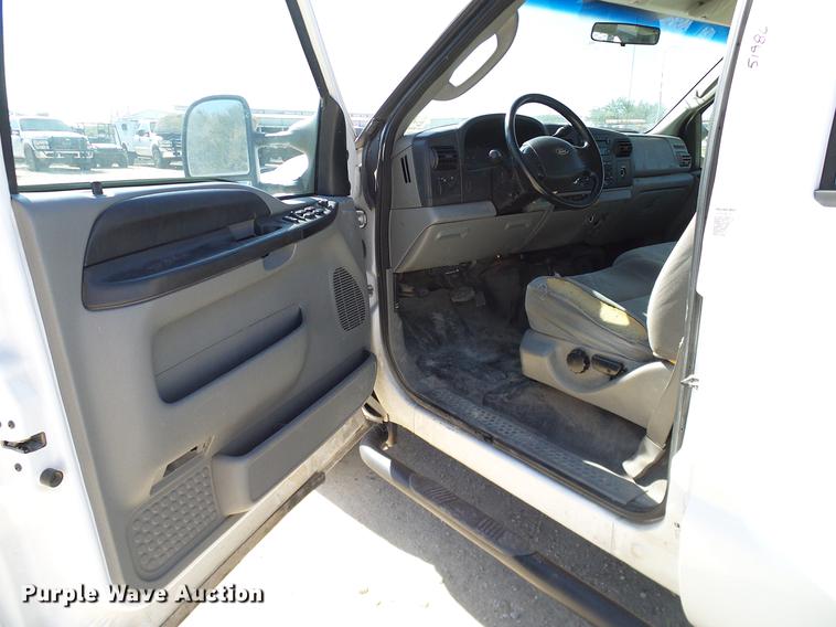 image for item DC2223 2006 Ford F350 Super Duty Crew Cab utility bed pickup truck