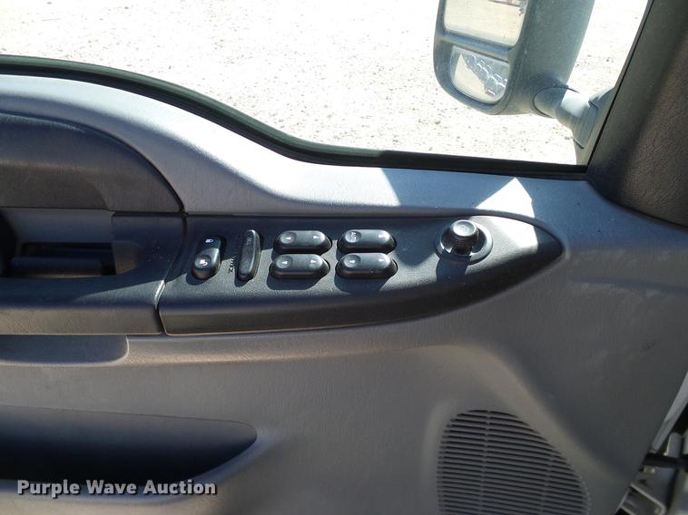 image for item DC2223 2006 Ford F350 Super Duty Crew Cab utility bed pickup truck