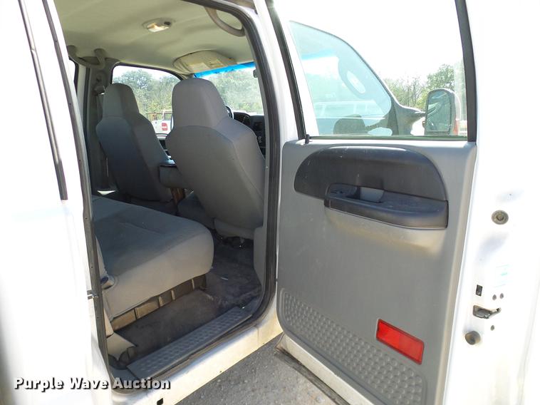 image for item DC2223 2006 Ford F350 Super Duty Crew Cab utility bed pickup truck