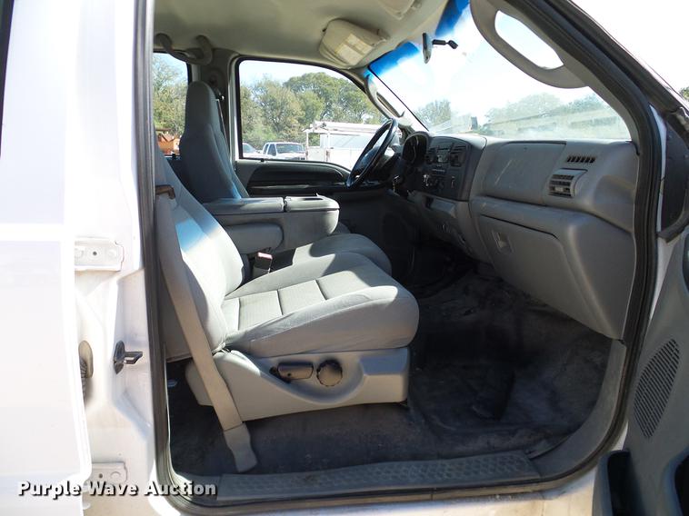 image for item DC2223 2006 Ford F350 Super Duty Crew Cab utility bed pickup truck