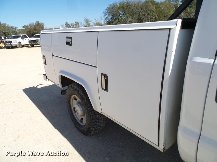 image for item DC2223 2006 Ford F350 Super Duty Crew Cab utility bed pickup truck