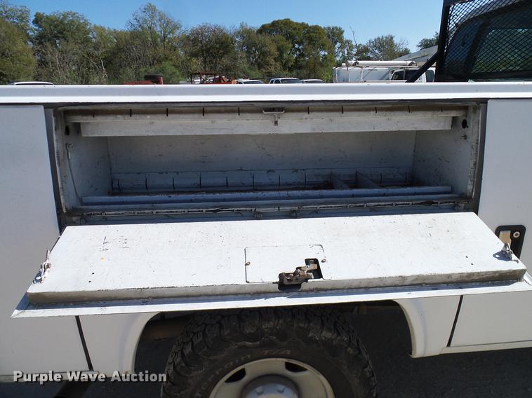 image for item DC2223 2006 Ford F350 Super Duty Crew Cab utility bed pickup truck
