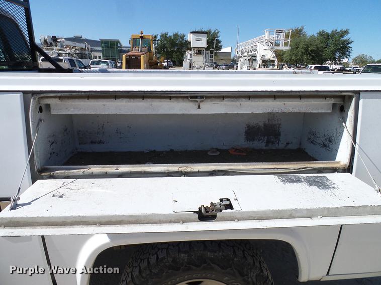 image for item DC2223 2006 Ford F350 Super Duty Crew Cab utility bed pickup truck