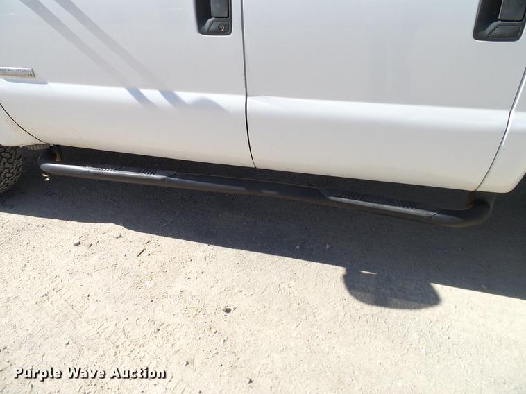 image for item DC2223 2006 Ford F350 Super Duty Crew Cab utility bed pickup truck