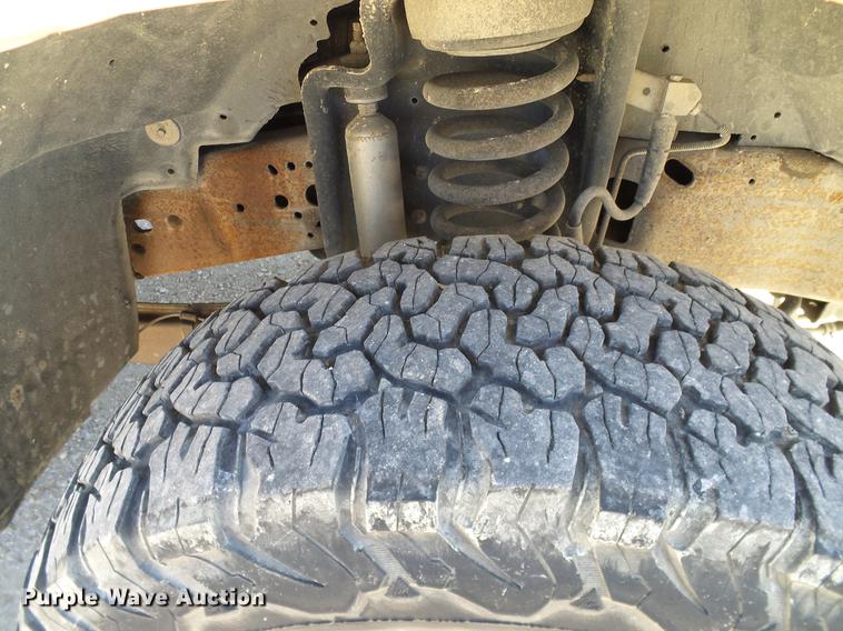 image for item DC2223 2006 Ford F350 Super Duty Crew Cab utility bed pickup truck