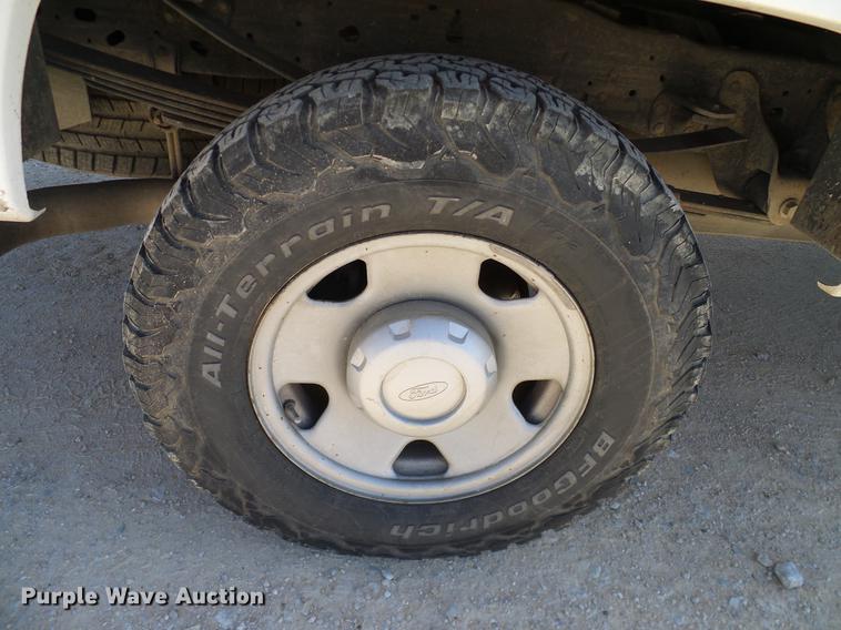 image for item DC2223 2006 Ford F350 Super Duty Crew Cab utility bed pickup truck