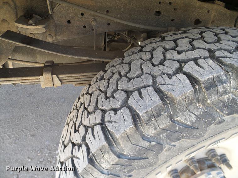 image for item DC2223 2006 Ford F350 Super Duty Crew Cab utility bed pickup truck