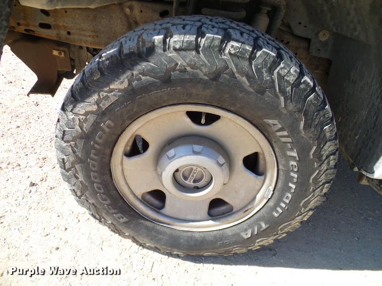 image for item DC2223 2006 Ford F350 Super Duty Crew Cab utility bed pickup truck