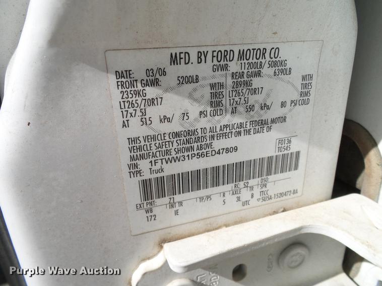 image for item DC2223 2006 Ford F350 Super Duty Crew Cab utility bed pickup truck