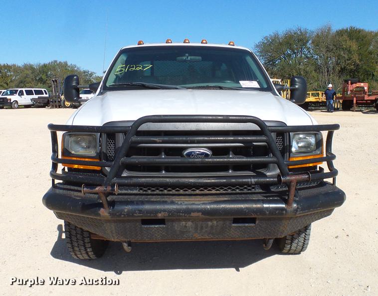 image for item DC2224 2001 Ford F550 Crew Cab flatbed truck