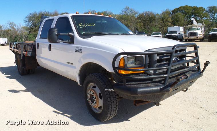 image for item DC2224 2001 Ford F550 Crew Cab flatbed truck