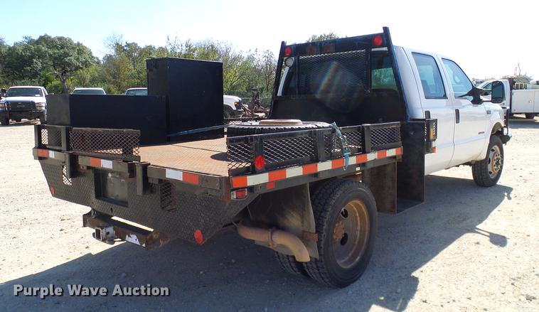 image for item DC2224 2001 Ford F550 Crew Cab flatbed truck