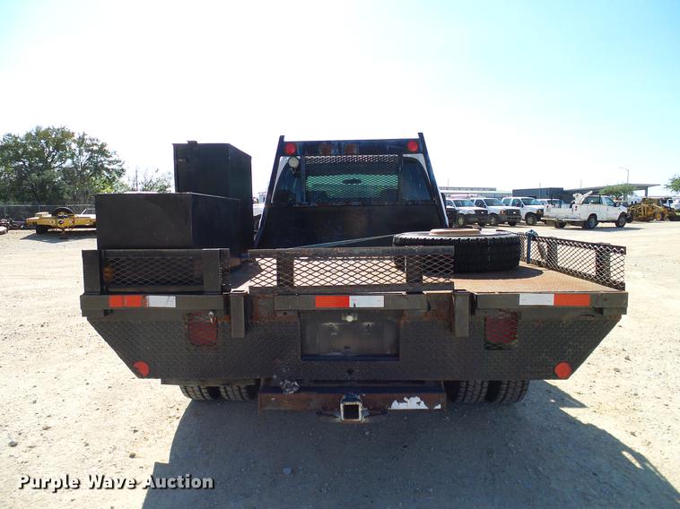 image for item DC2224 2001 Ford F550 Crew Cab flatbed truck