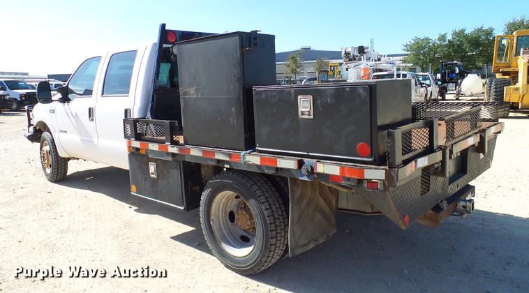image for item DC2224 2001 Ford F550 Crew Cab flatbed truck