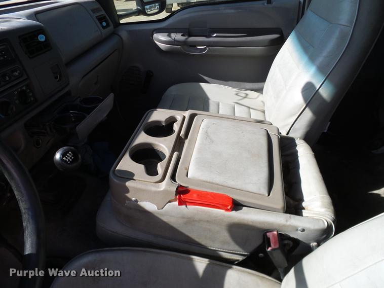 image for item DC2224 2001 Ford F550 Crew Cab flatbed truck