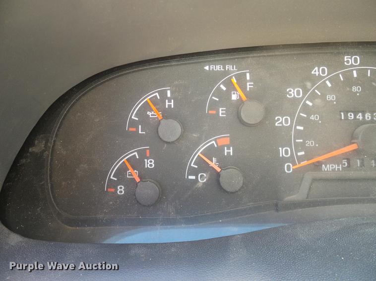 image for item DC2224 2001 Ford F550 Crew Cab flatbed truck