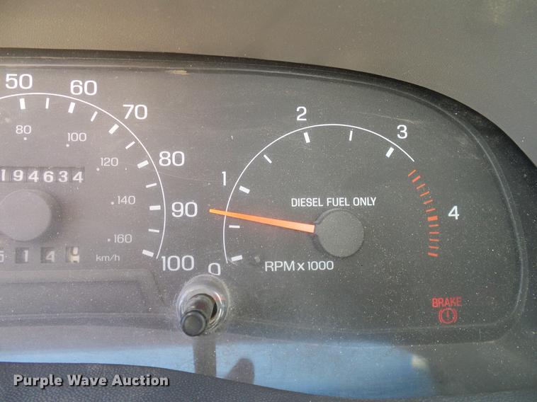 image for item DC2224 2001 Ford F550 Crew Cab flatbed truck