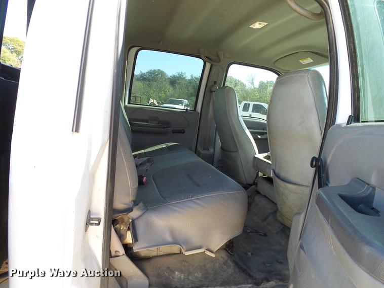 image for item DC2224 2001 Ford F550 Crew Cab flatbed truck