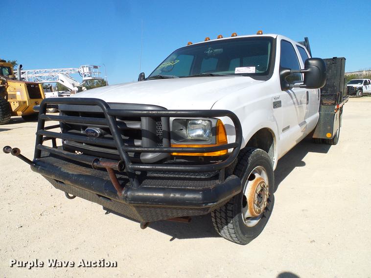 image for item DC2224 2001 Ford F550 Crew Cab flatbed truck