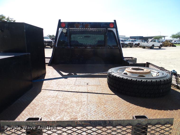 image for item DC2224 2001 Ford F550 Crew Cab flatbed truck