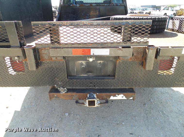 image for item DC2224 2001 Ford F550 Crew Cab flatbed truck