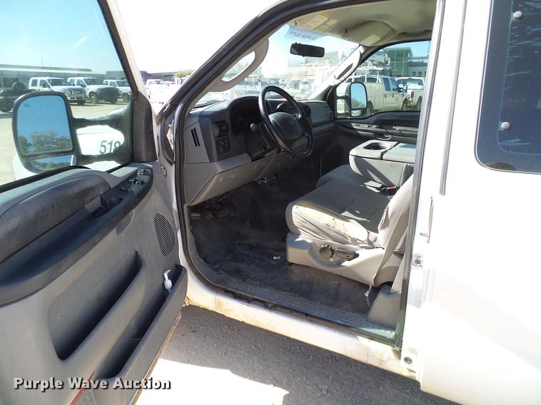 image for item DC2226 2005 Ford F350 Super Duty SuperCab utility bed pickup truck