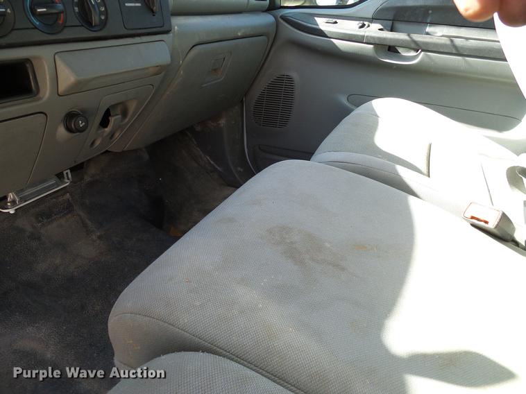 image for item DC2226 2005 Ford F350 Super Duty SuperCab utility bed pickup truck