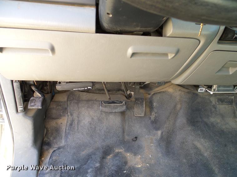 image for item DC2226 2005 Ford F350 Super Duty SuperCab utility bed pickup truck