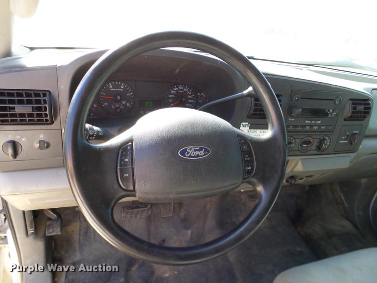 image for item DC2226 2005 Ford F350 Super Duty SuperCab utility bed pickup truck