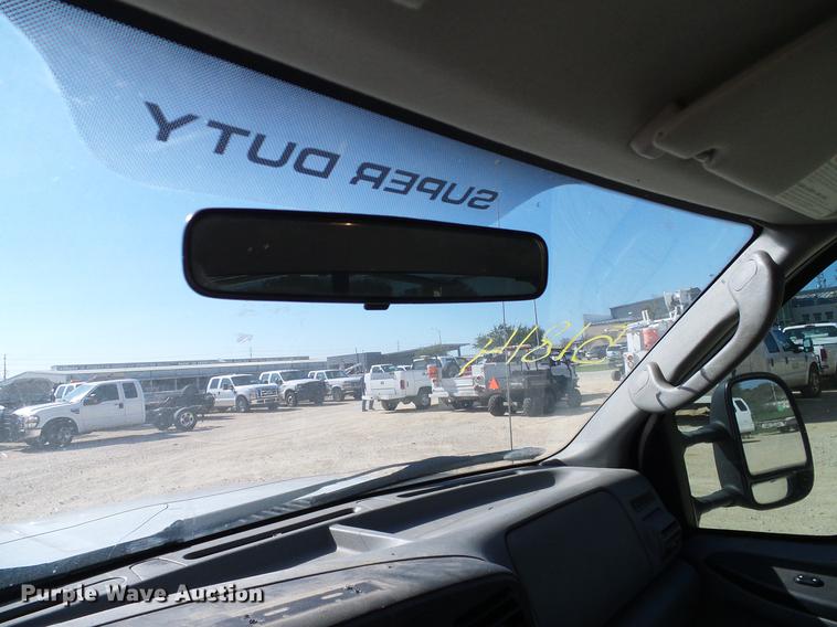 image for item DC2226 2005 Ford F350 Super Duty SuperCab utility bed pickup truck