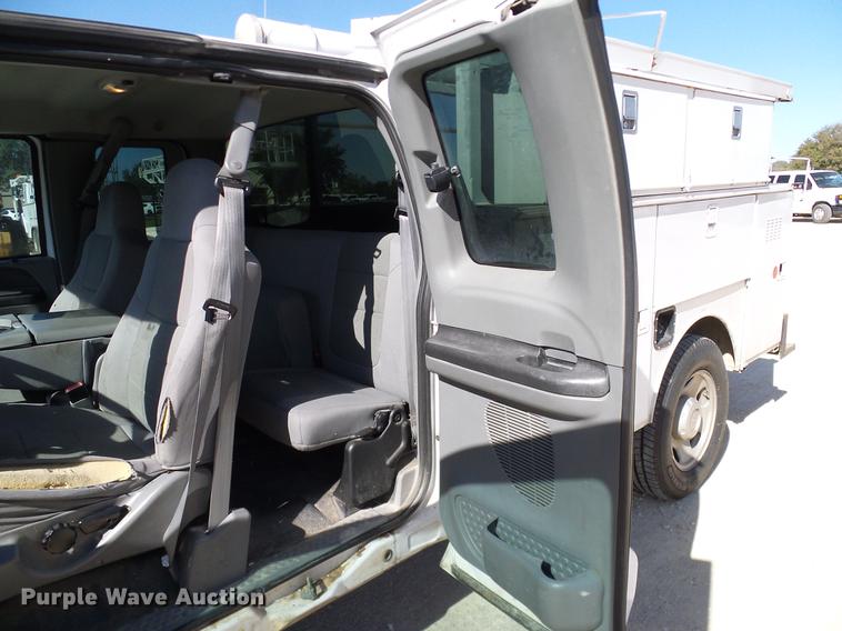 image for item DC2226 2005 Ford F350 Super Duty SuperCab utility bed pickup truck