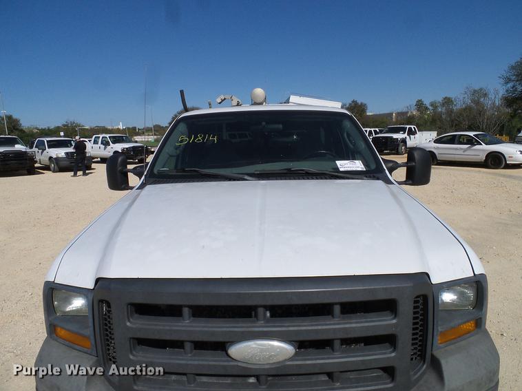 image for item DC2226 2005 Ford F350 Super Duty SuperCab utility bed pickup truck
