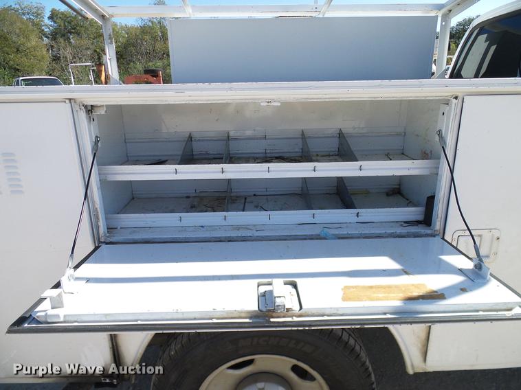 image for item DC2226 2005 Ford F350 Super Duty SuperCab utility bed pickup truck