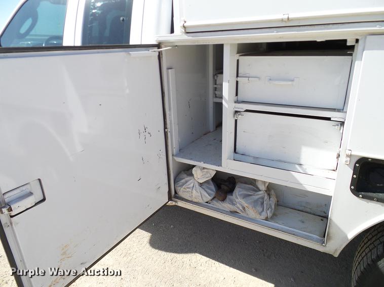 image for item DC2226 2005 Ford F350 Super Duty SuperCab utility bed pickup truck