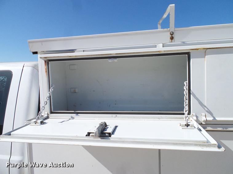 image for item DC2226 2005 Ford F350 Super Duty SuperCab utility bed pickup truck