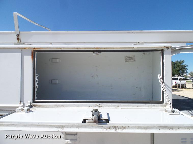 image for item DC2226 2005 Ford F350 Super Duty SuperCab utility bed pickup truck