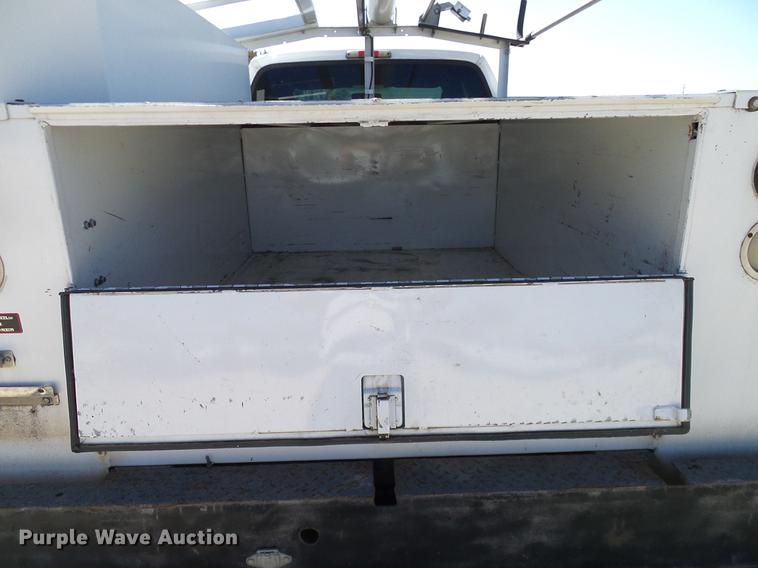 image for item DC2226 2005 Ford F350 Super Duty SuperCab utility bed pickup truck