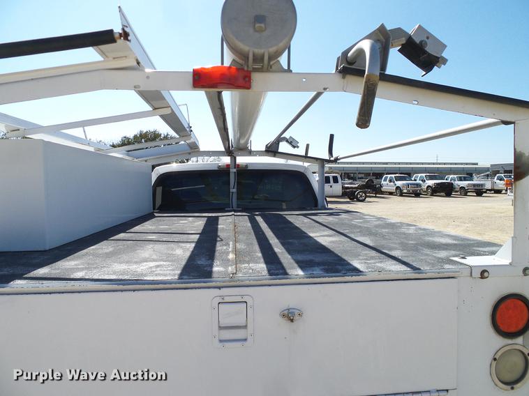 image for item DC2226 2005 Ford F350 Super Duty SuperCab utility bed pickup truck