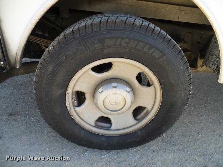 image for item DC2226 2005 Ford F350 Super Duty SuperCab utility bed pickup truck