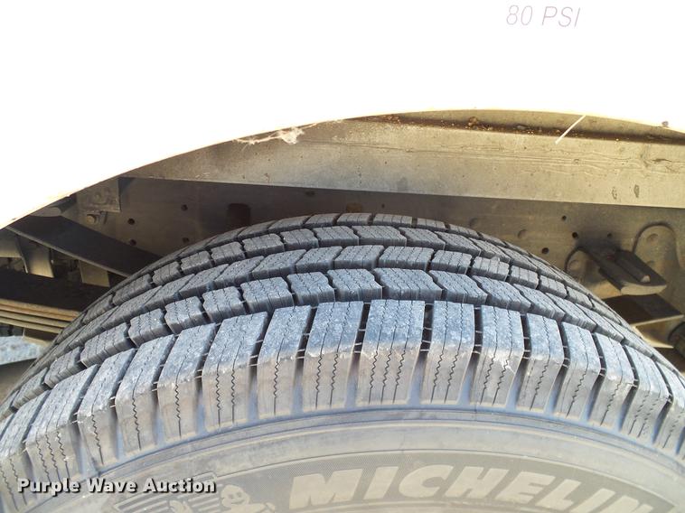 image for item DC2226 2005 Ford F350 Super Duty SuperCab utility bed pickup truck