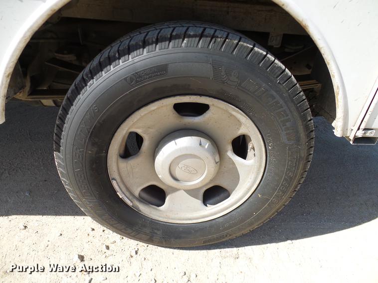 image for item DC2226 2005 Ford F350 Super Duty SuperCab utility bed pickup truck