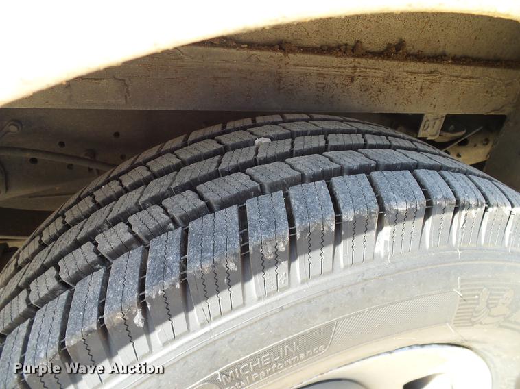 image for item DC2226 2005 Ford F350 Super Duty SuperCab utility bed pickup truck