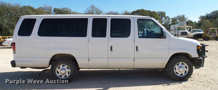 image for item DC2227 2011 Ford E350 Super Duty Extended van