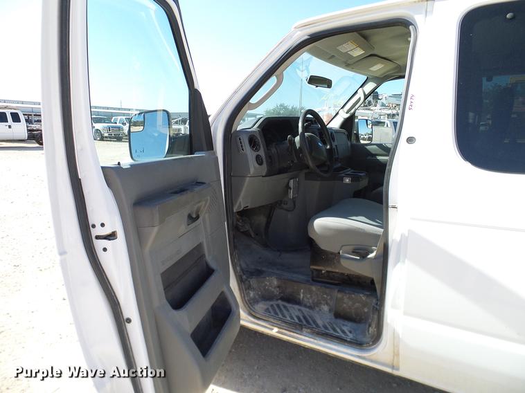 image for item DC2227 2011 Ford E350 Super Duty Extended van