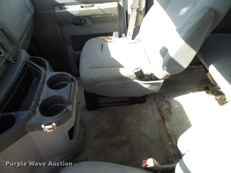 image for item DC2227 2011 Ford E350 Super Duty Extended van